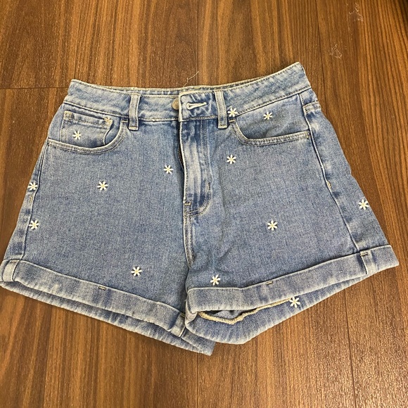 Pacsun Denim Shorts - Picture 2 of 2